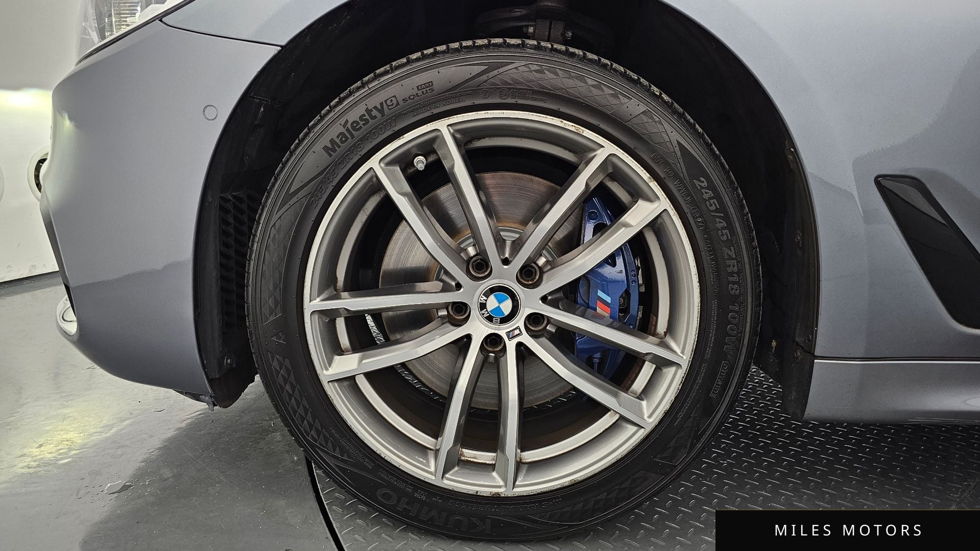 BMW 5 Series (G30) 2017 — миниатюра 5