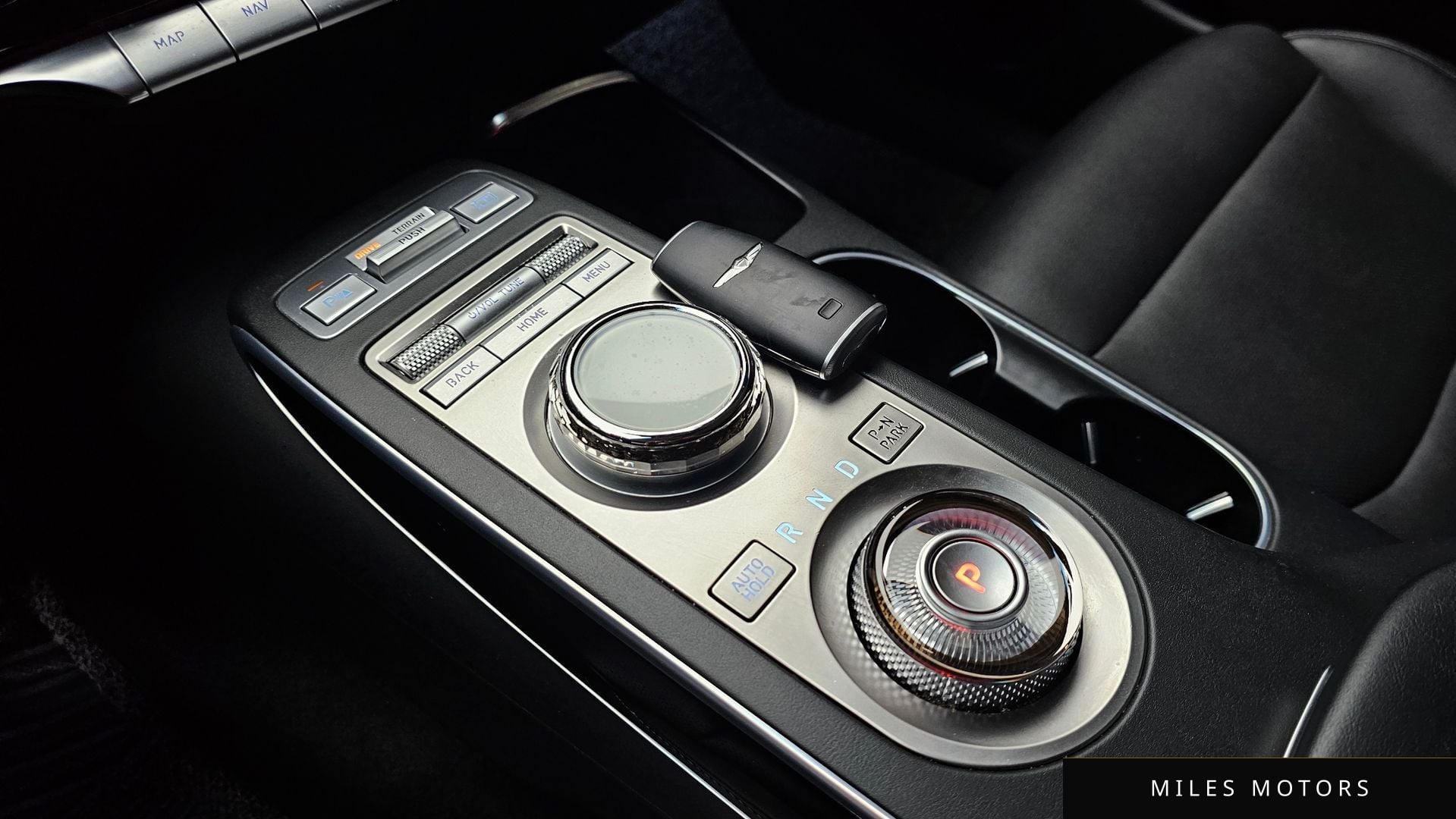 Genesis GV70 2023 — миниатюра 9