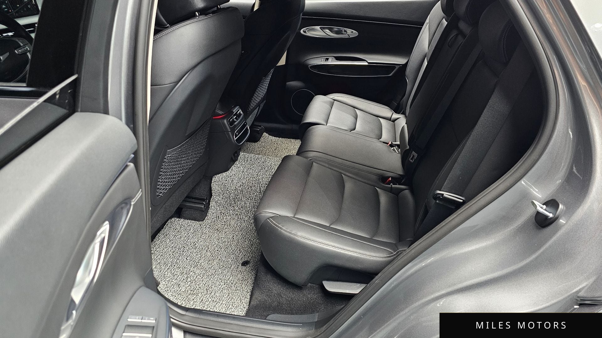 Genesis GV70 2023 — миниатюра 12