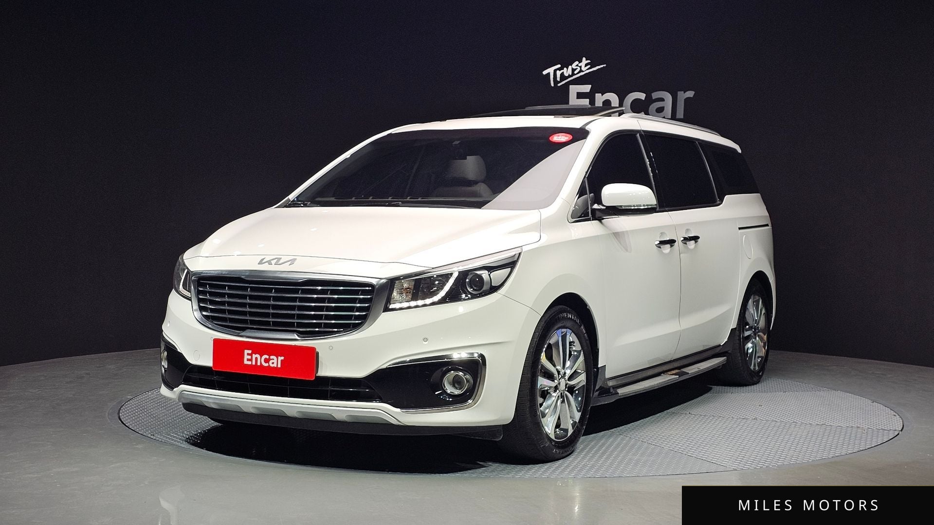 Kia Canival 2016 — фото 1 из 12