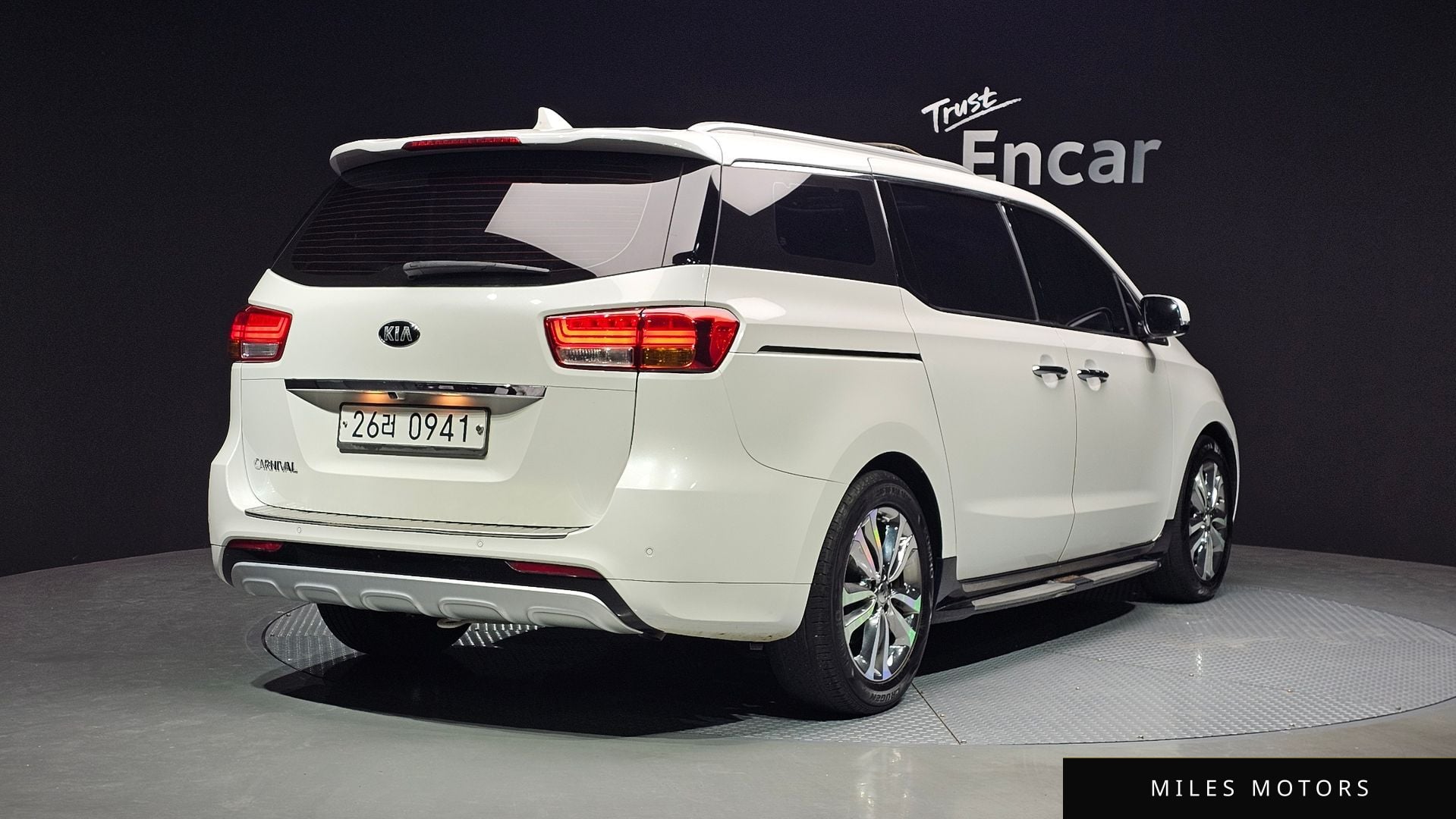 Kia Canival 2016 — миниатюра 2