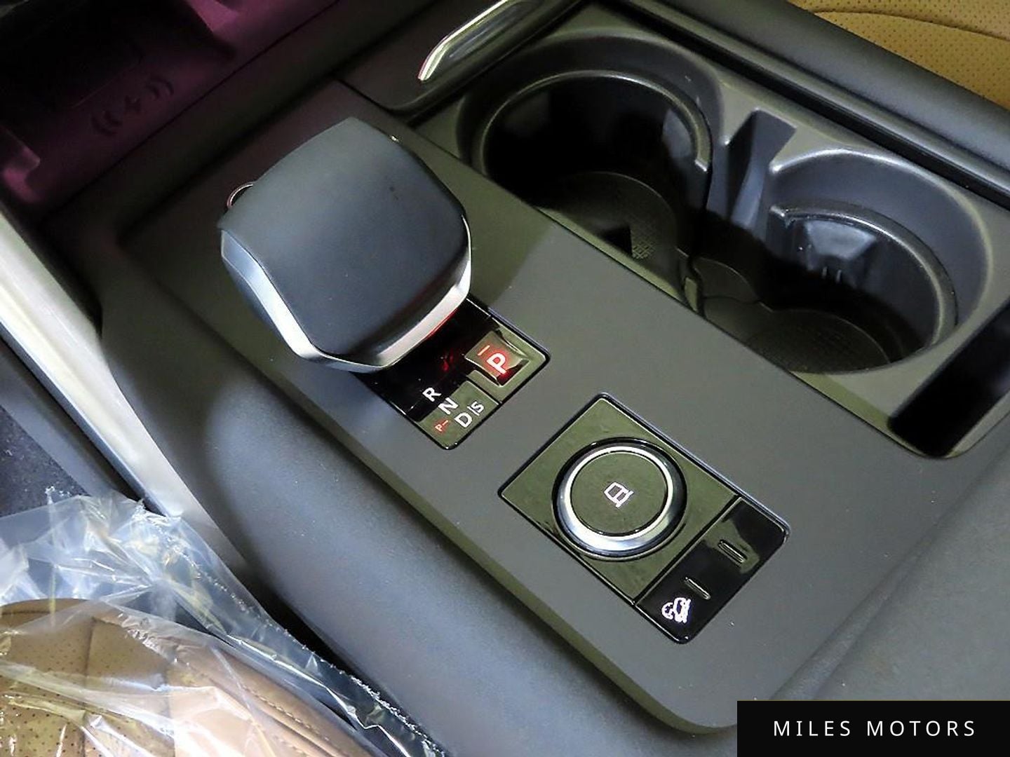 Land Rover Discovery 2025 — миниатюра 12