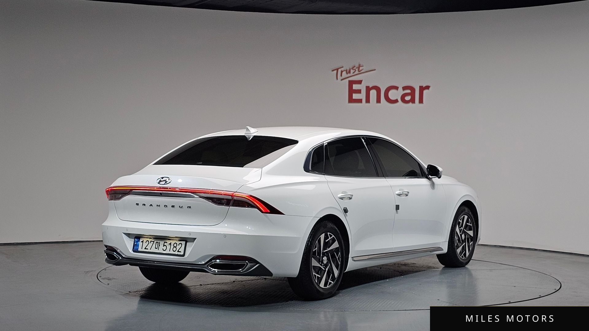 Hyundai Grandeur 2022 — фото 1 из 12