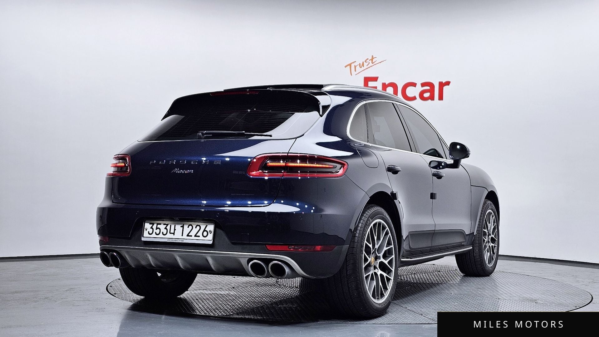 Porsche Macan 2018 — миниатюра 2