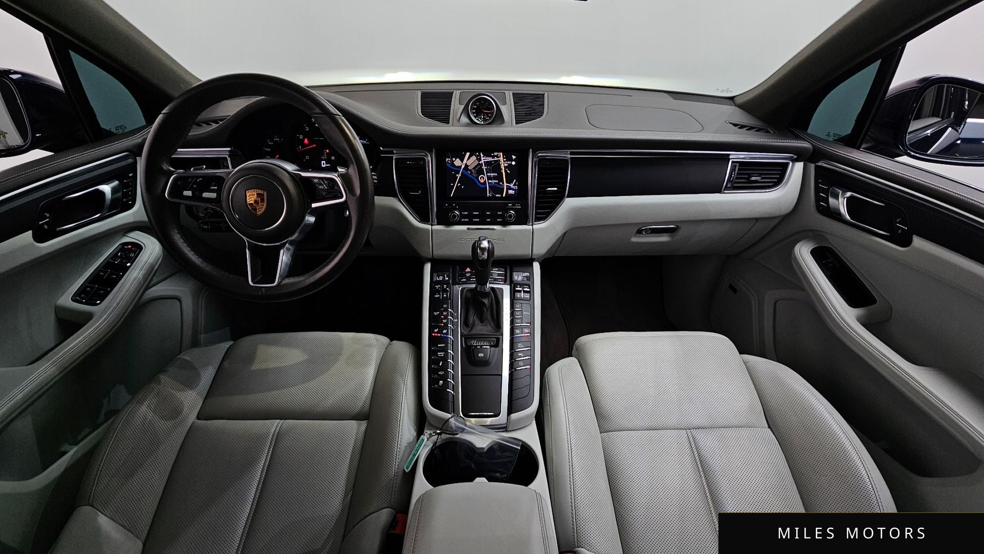 Porsche Macan 2018 — миниатюра 7