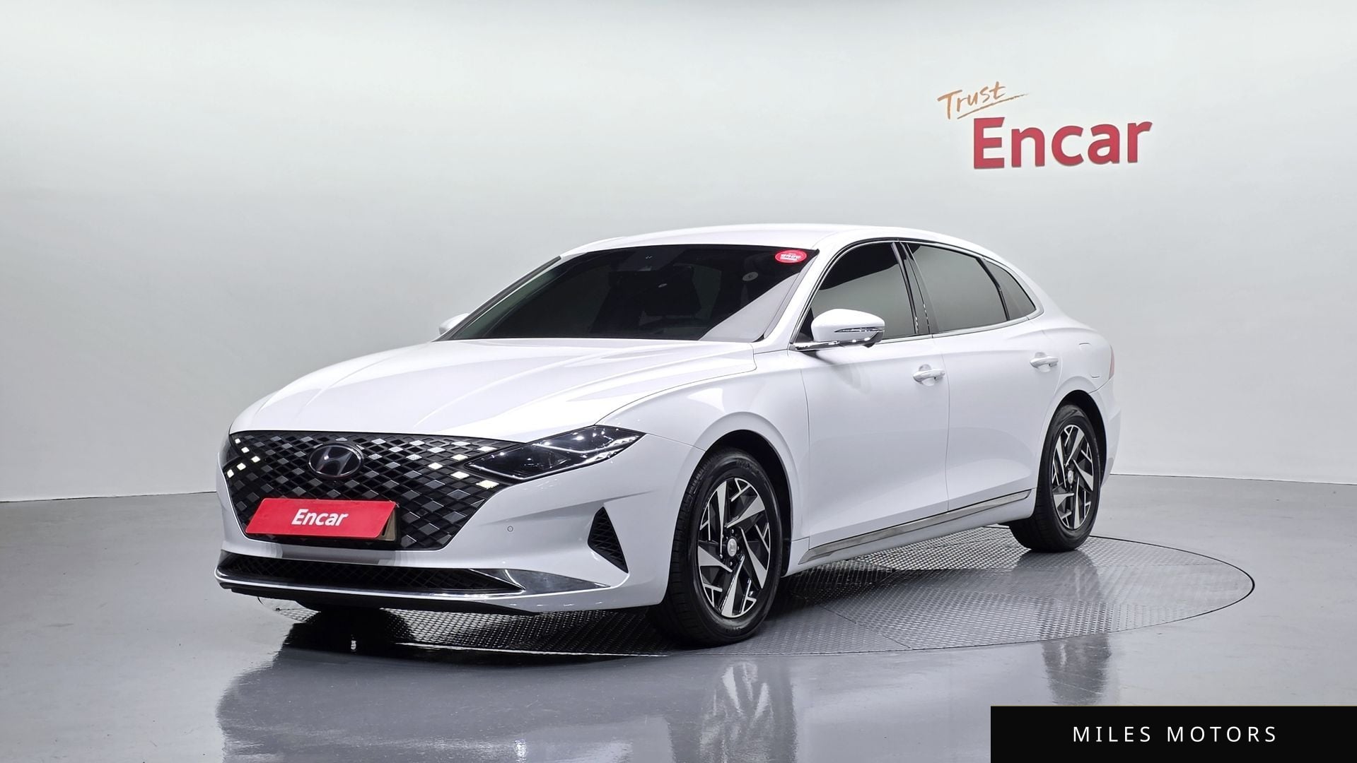 Hyundai Grandeur 2022 — фото 1 из 12