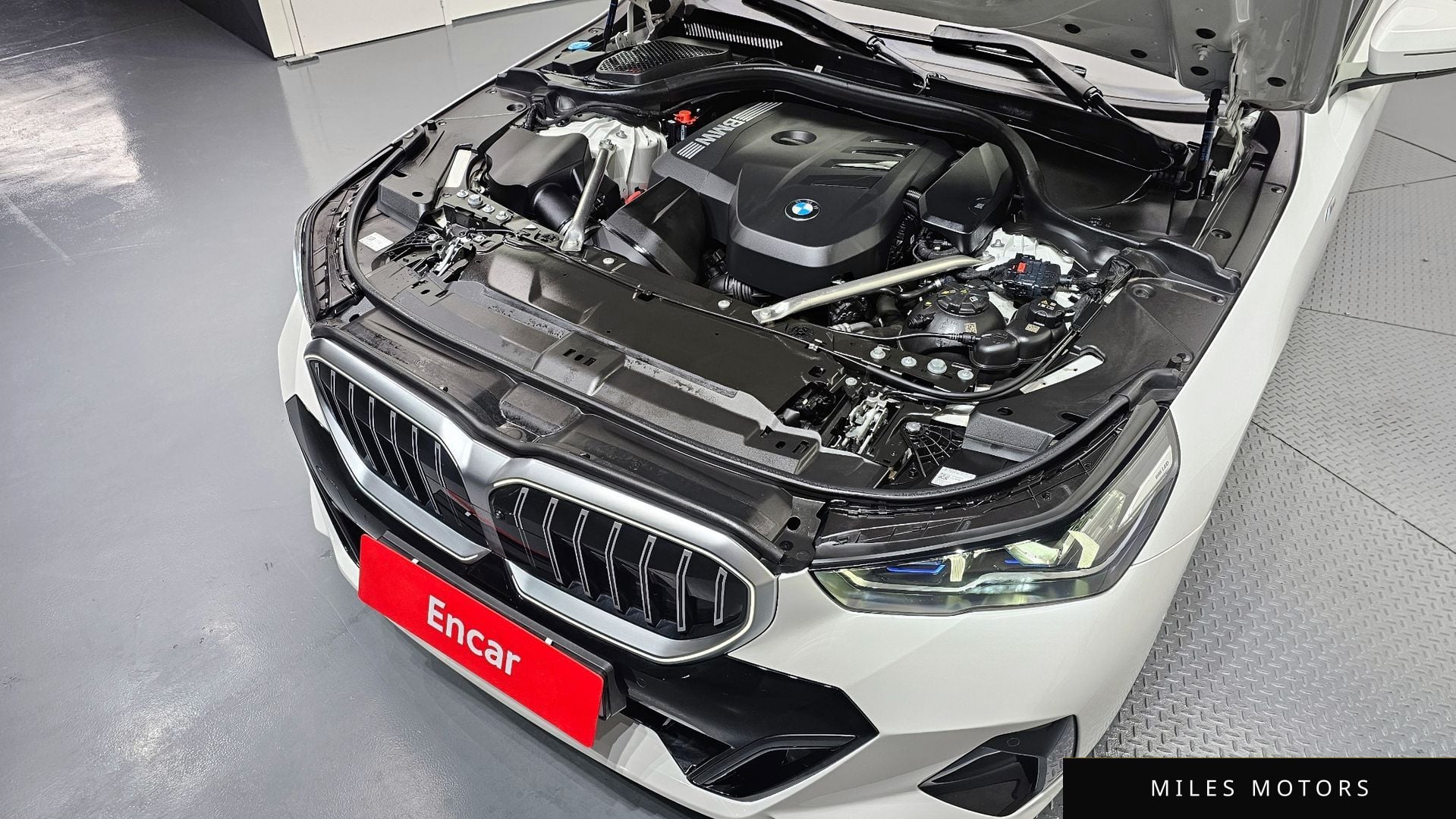BMW 5 Series (G60) 2024 — миниатюра 6