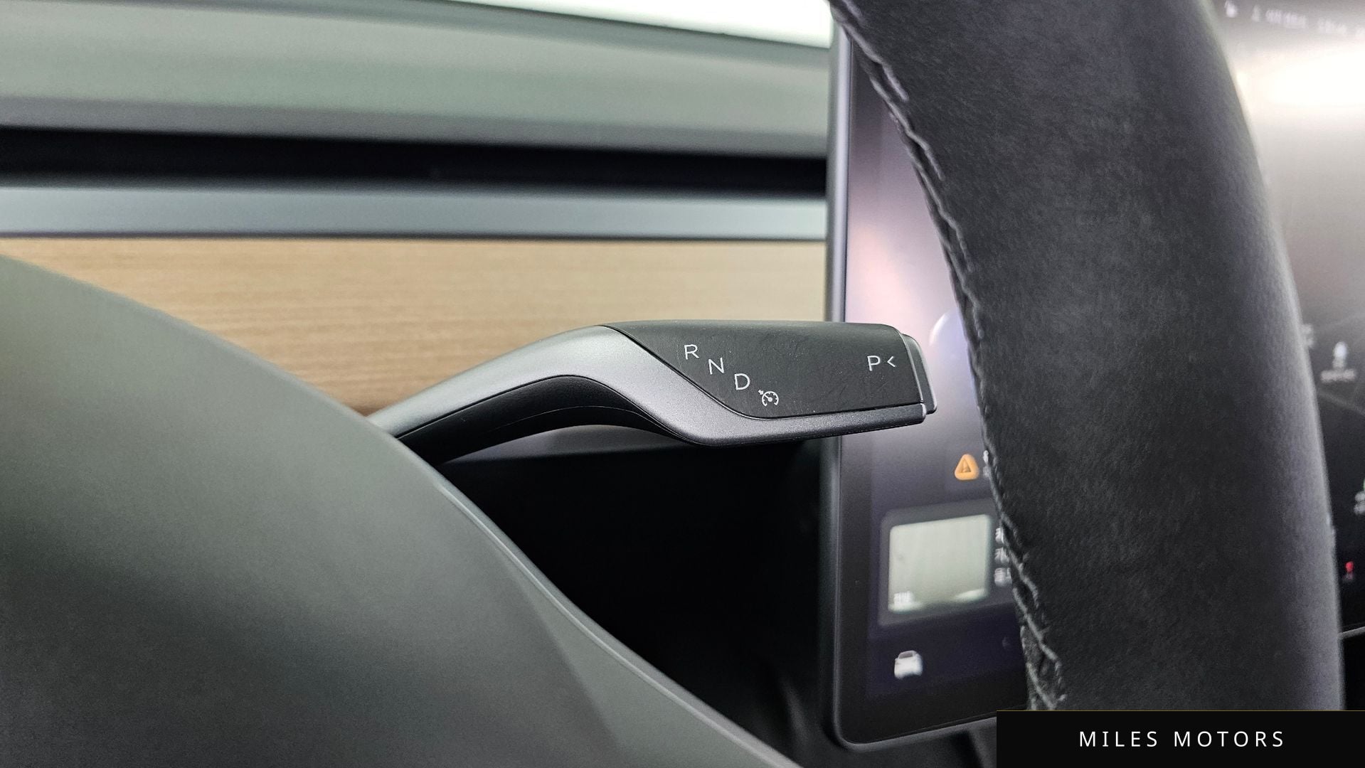 Tesla Model Y 2021 — миниатюра 9