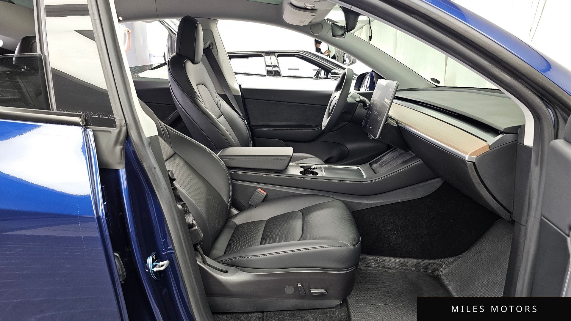Tesla Model Y 2021 — миниатюра 11