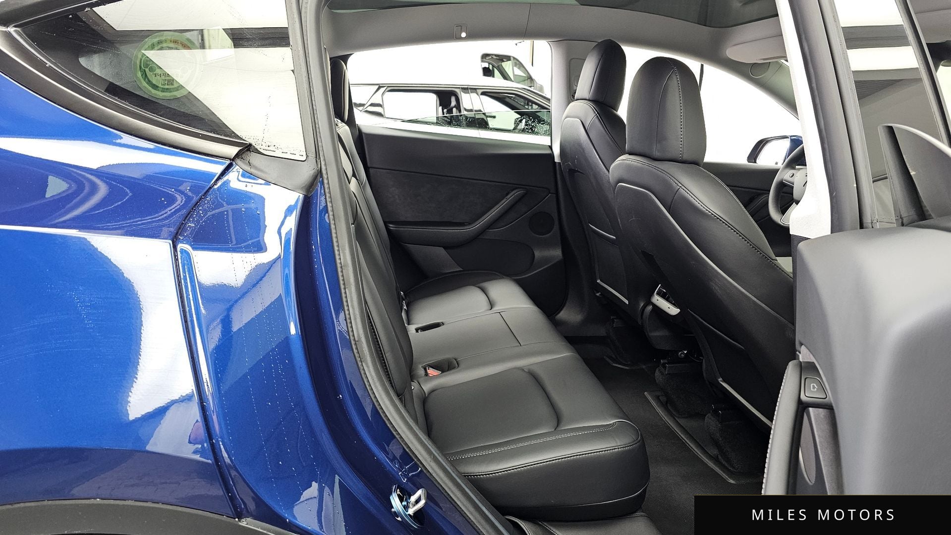 Tesla Model Y 2021 — миниатюра 12