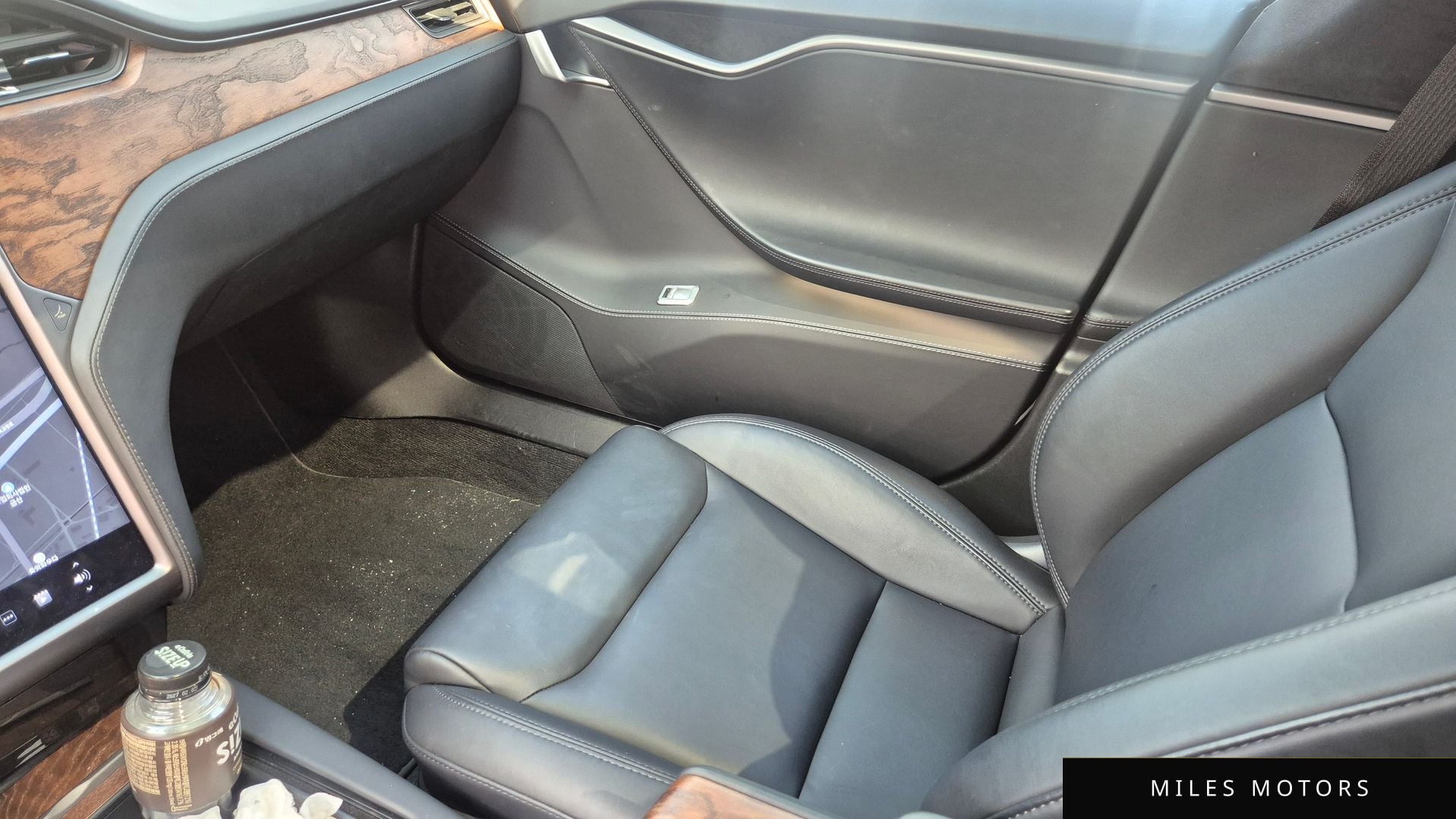 Tesla Model S 2020 — миниатюра 10