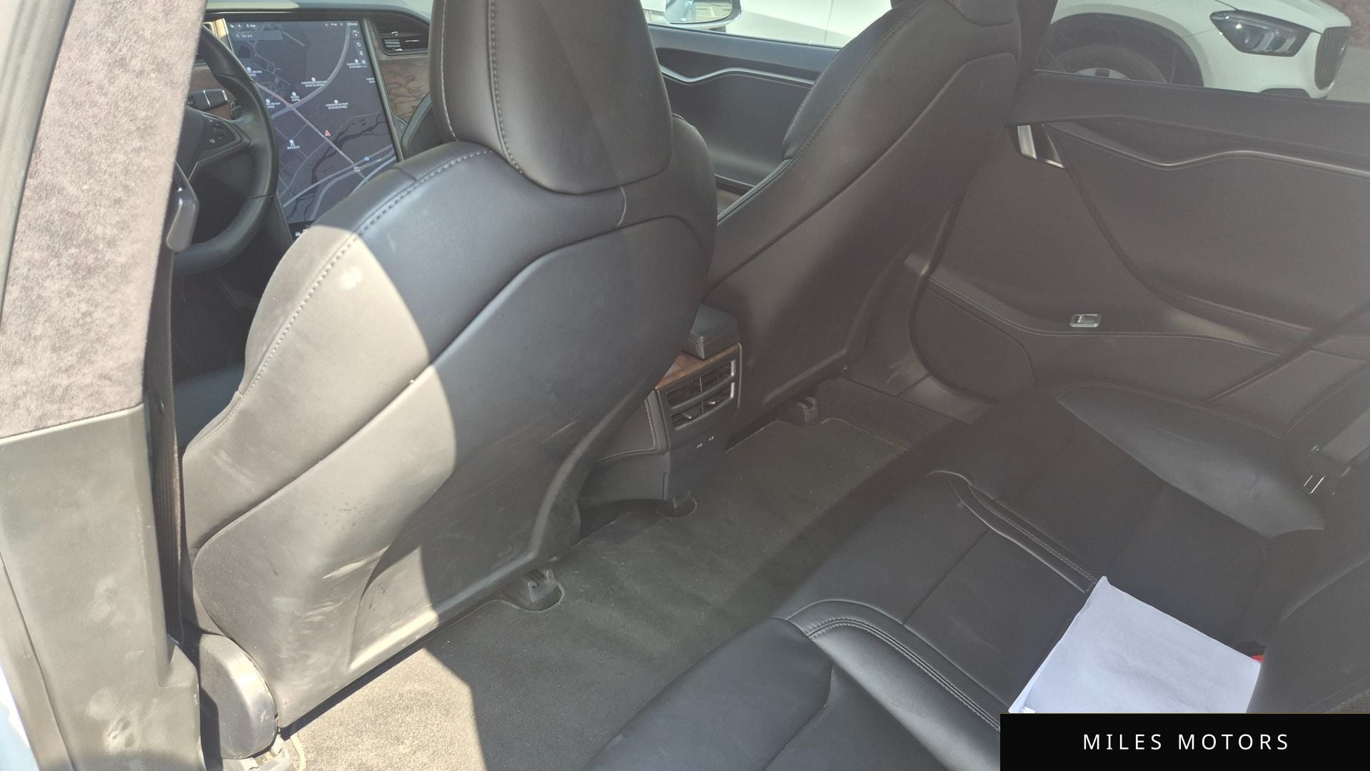 Tesla Model S 2020 — миниатюра 12