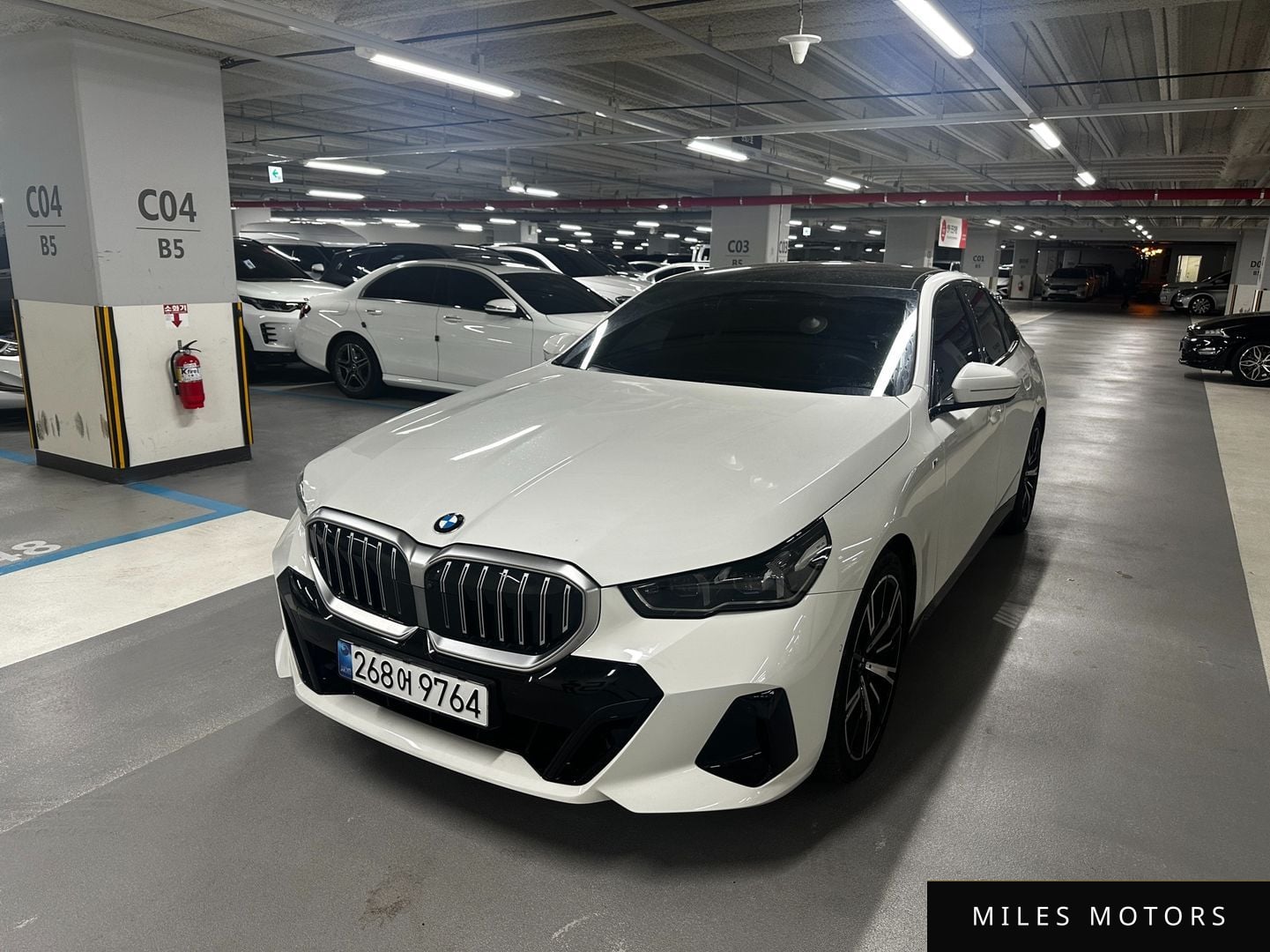 BMW 5 Series (G60) 2025 — миниатюра 3