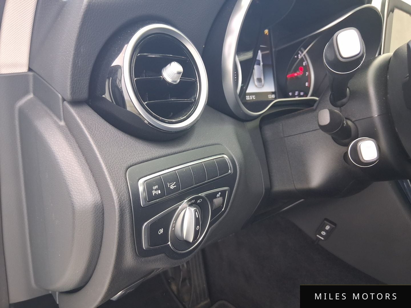 Mercedes-Benz C-Class W205 2018 — миниатюра 12