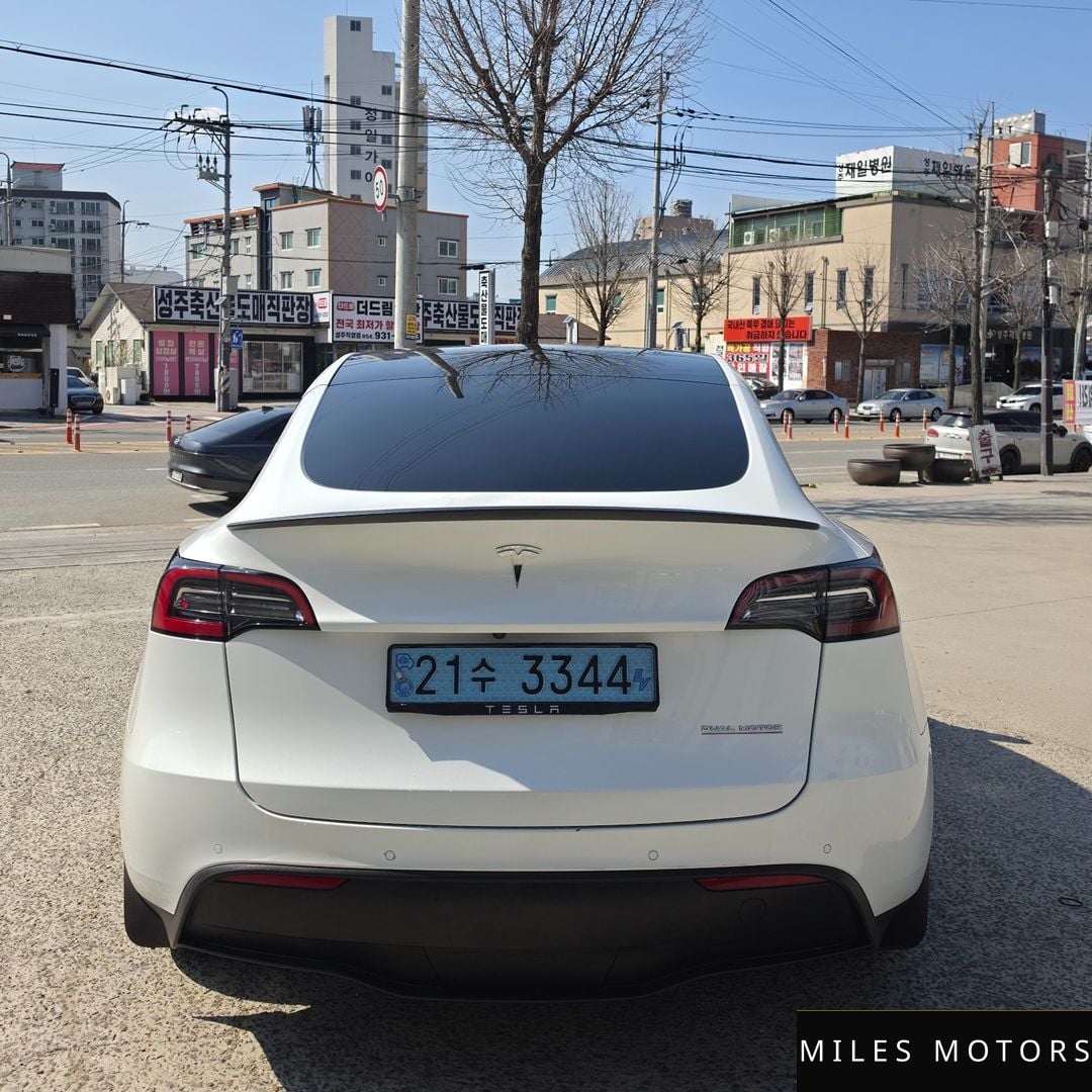 Tesla Model Y 2022 — миниатюра 4