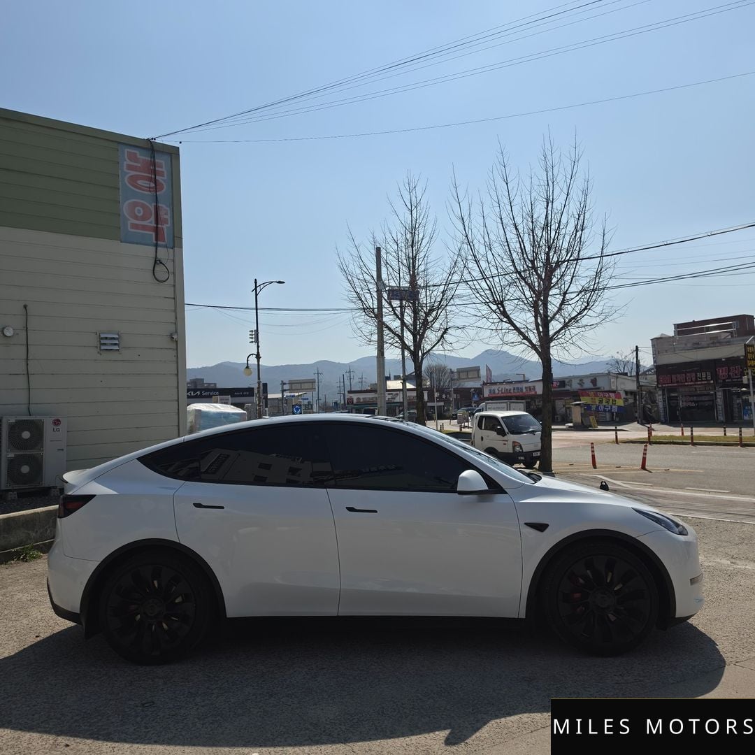Tesla Model Y 2022 — миниатюра 5