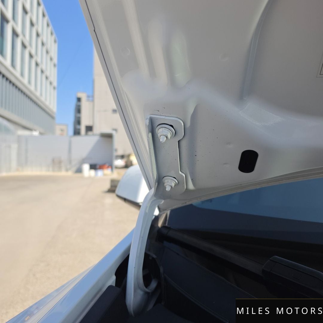 Tesla Model Y 2022 — миниатюра 8