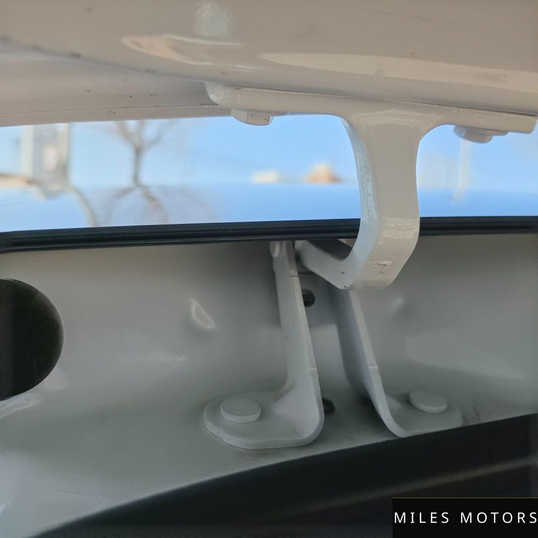 Tesla Model Y 2022 — миниатюра 10