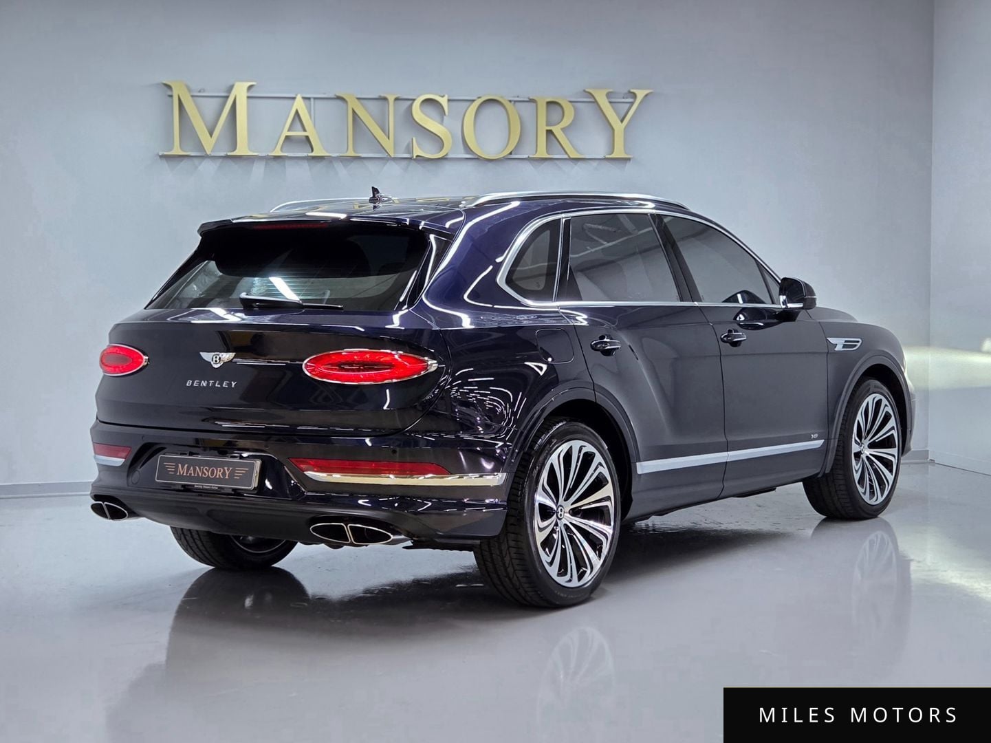 Bentley Bentayga 2021 — миниатюра 2