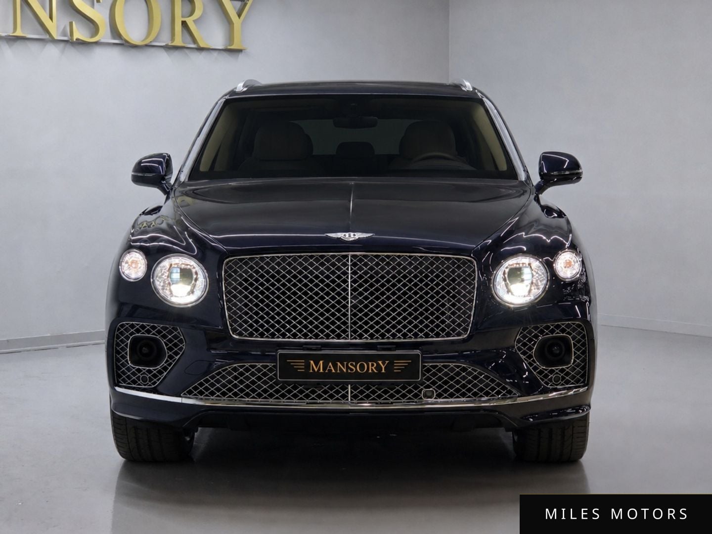 Bentley Bentayga 2021 — миниатюра 3