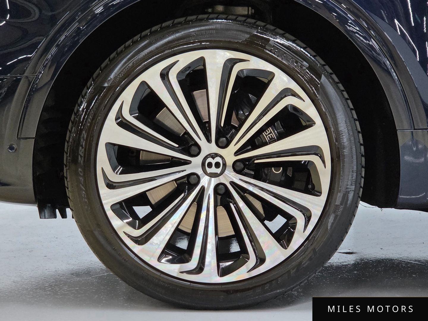 Bentley Bentayga 2021 — миниатюра 5