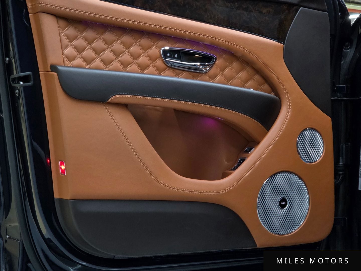 Bentley Bentayga 2021 — миниатюра 11