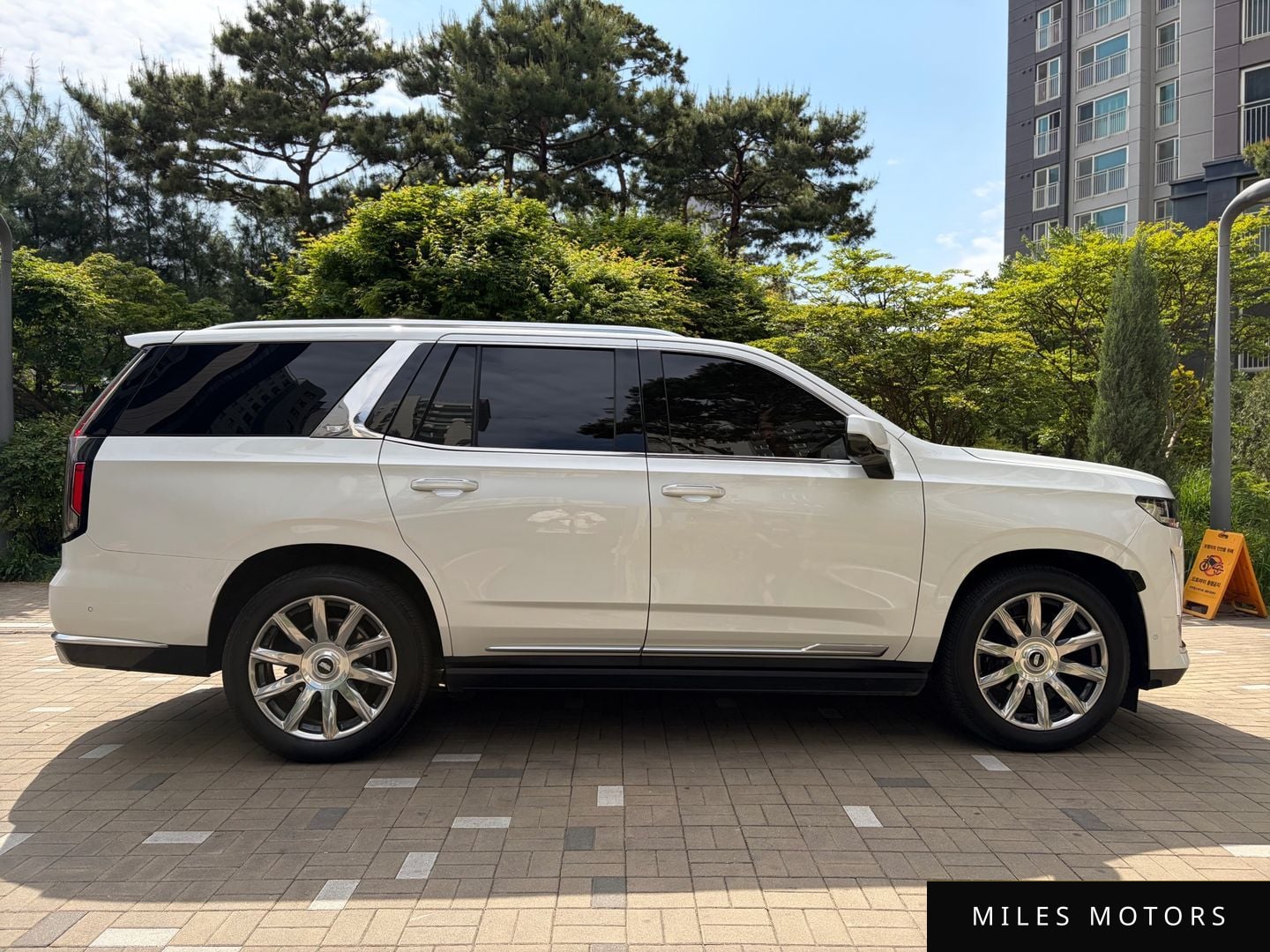 Cadillac Escalade 2022 — миниатюра 8