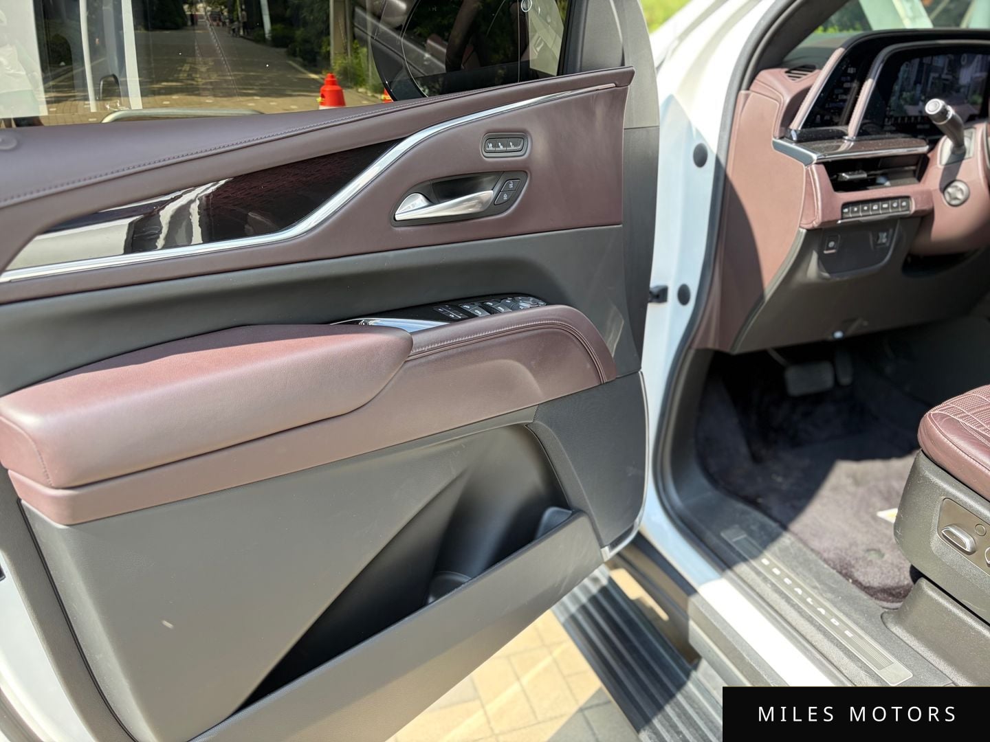 Cadillac Escalade 2022 — миниатюра 11