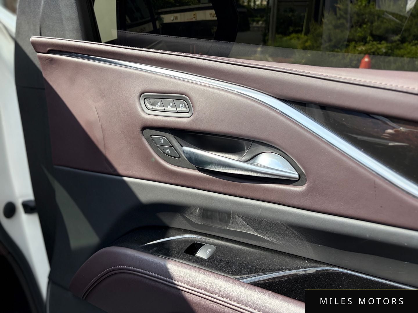 Cadillac Escalade 2022 — миниатюра 12