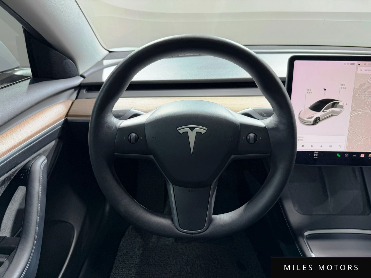 Tesla Model 3 2022 — миниатюра 11