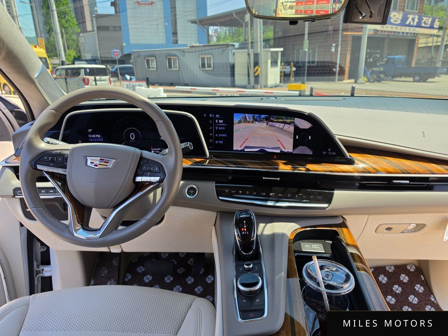 Cadillac Escalade 2023 — миниатюра 7