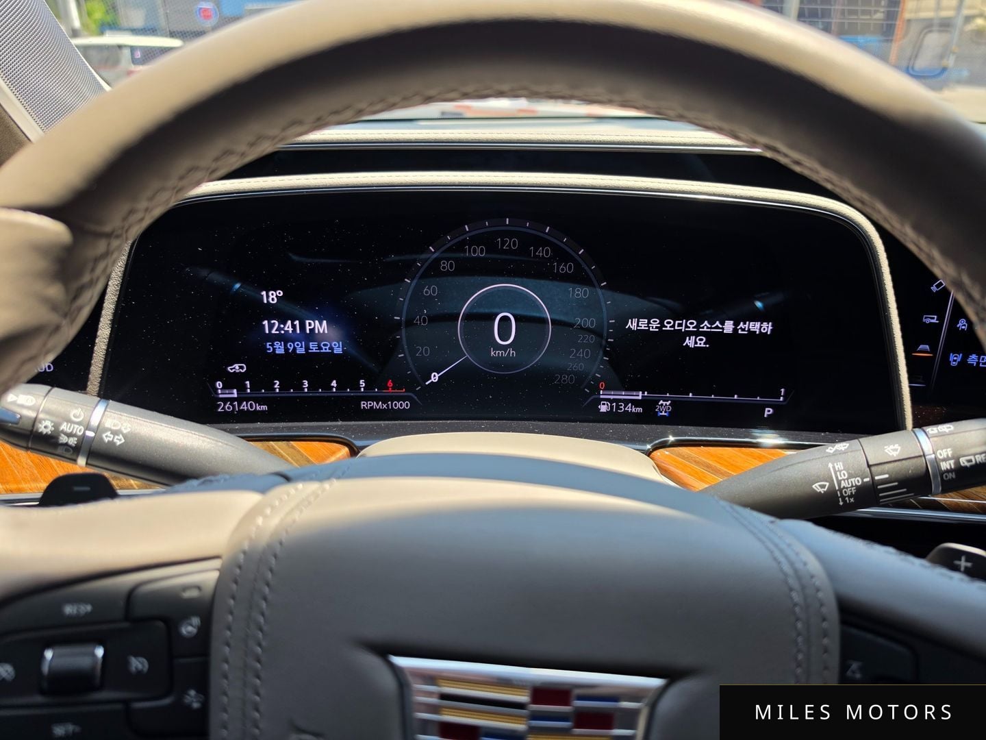 Cadillac Escalade 2023 — миниатюра 8