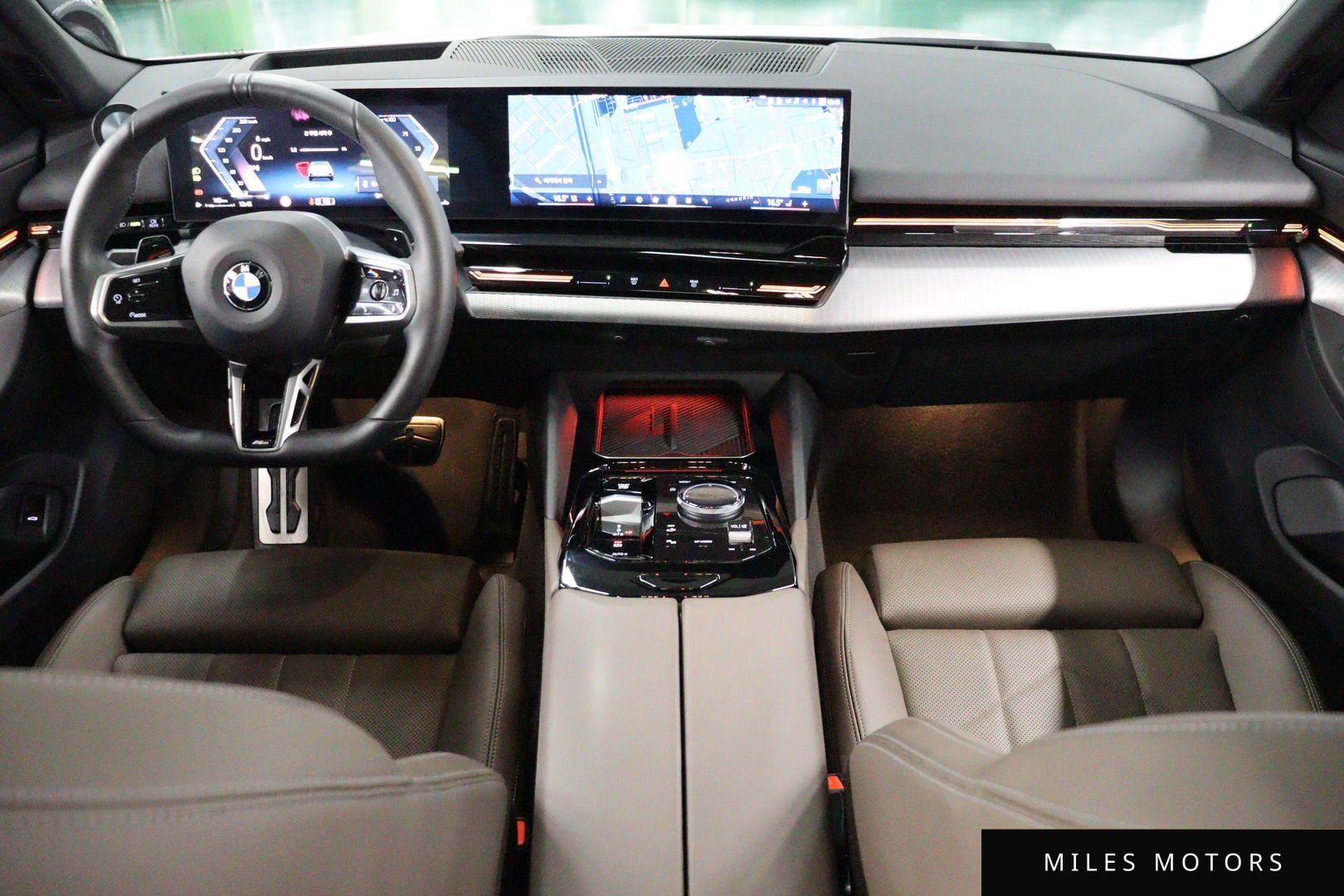 BMW 5 Series (G60) 2024 — миниатюра 7