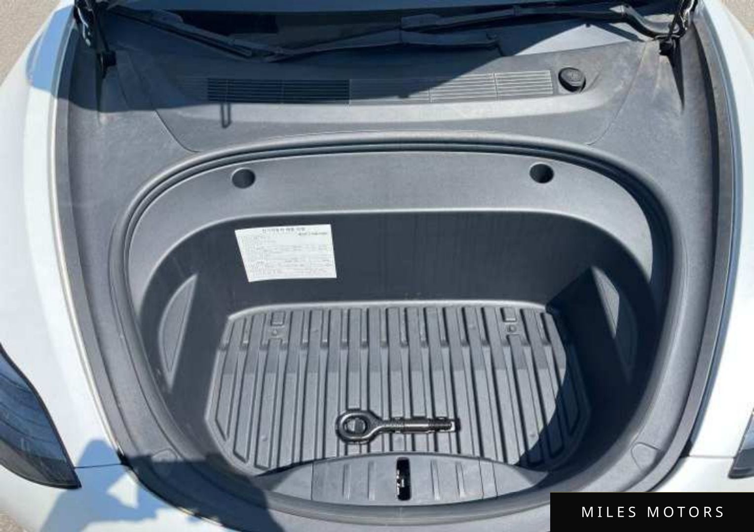 Tesla Model 3 2022 — миниатюра 11