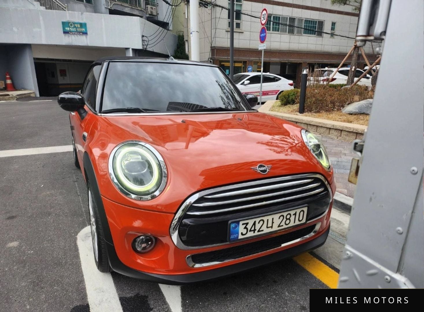 MINI Cooper Convertible 2020 — фото 1 из 7