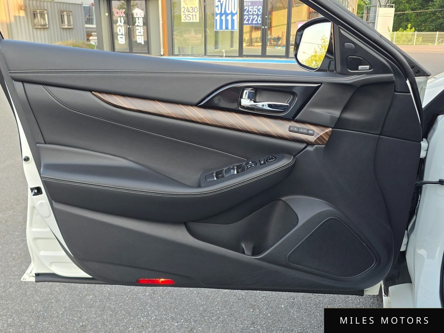 Nissan Maxima 2017 — миниатюра 10