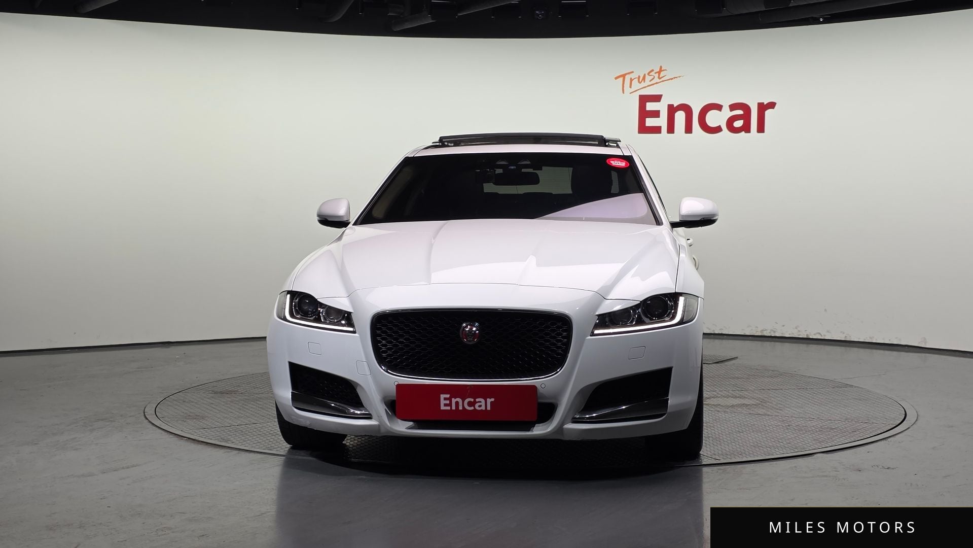 Jaguar XF (X260) 2018 — миниатюра 3