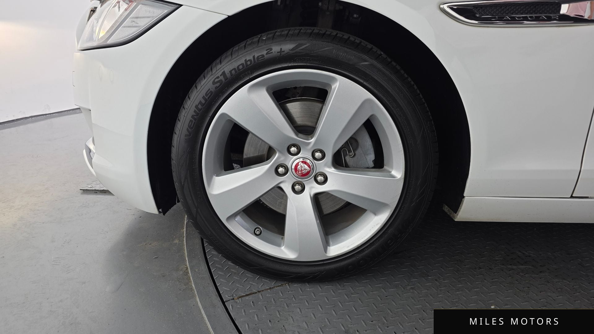 Jaguar XF (X260) 2018 — миниатюра 5