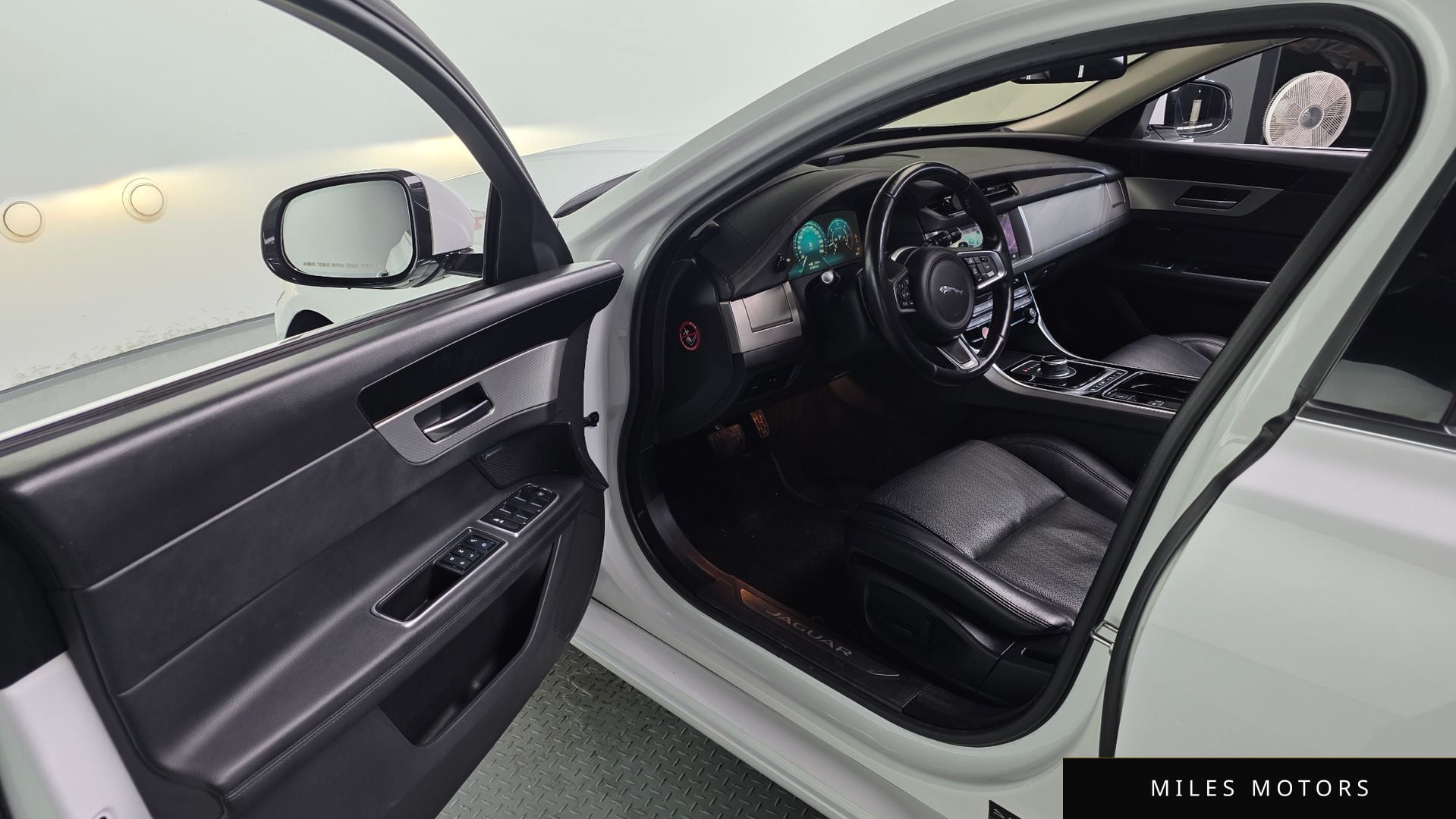 Jaguar XF (X260) 2018 — миниатюра 10