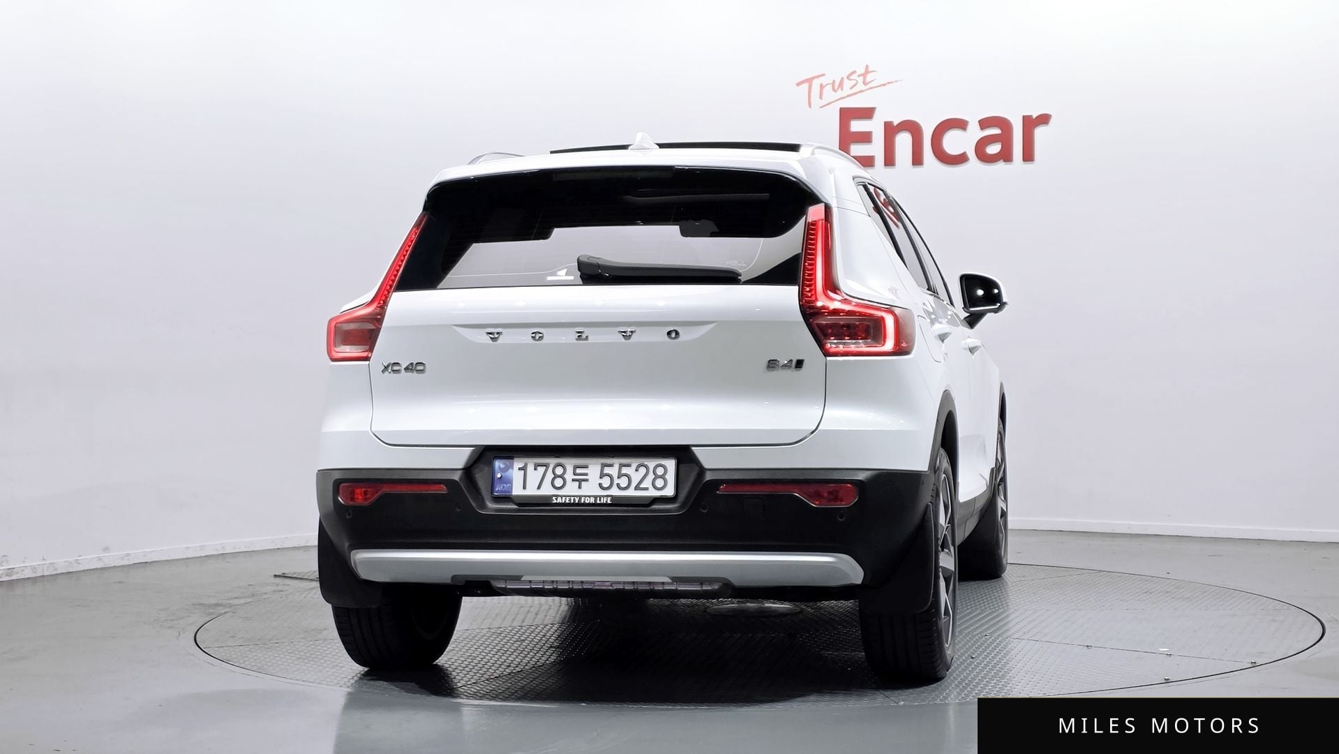 Volvo XC40 2023 — миниатюра 4