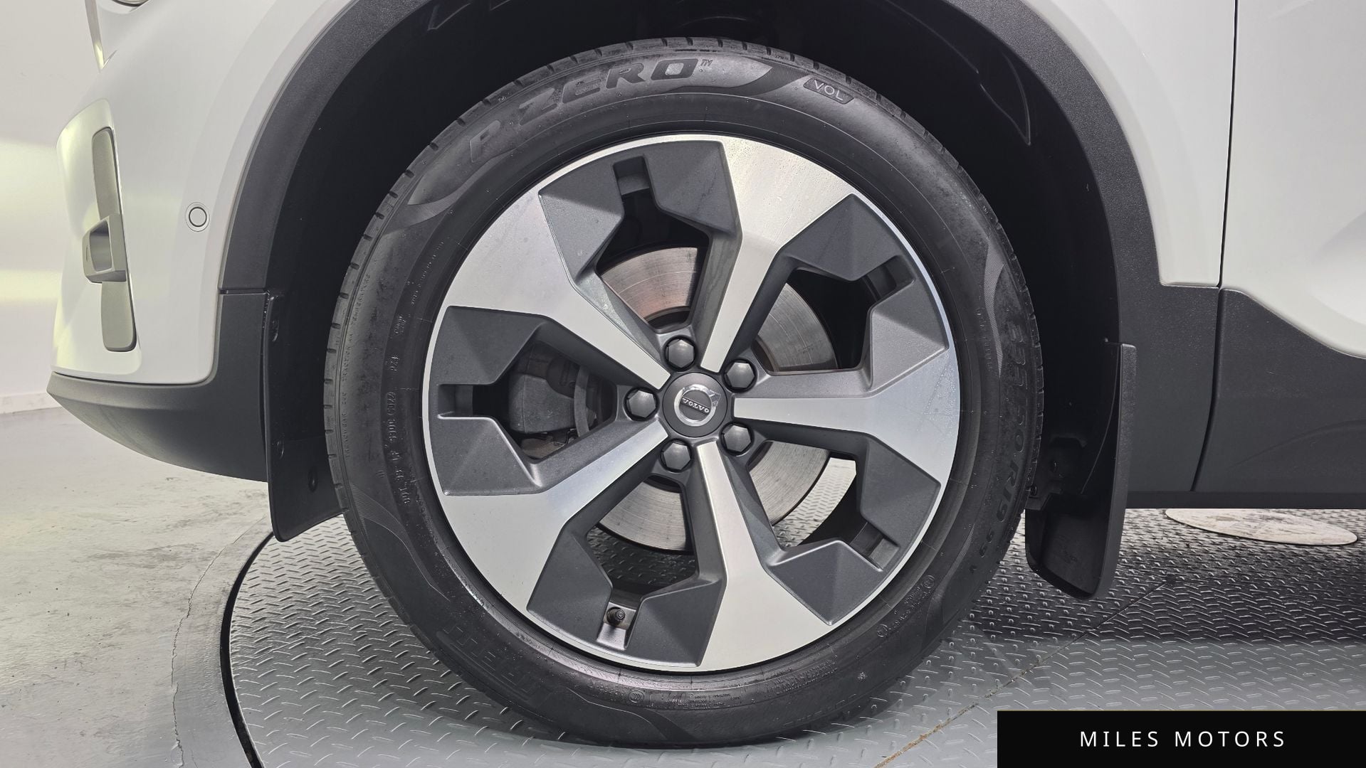 Volvo XC40 2023 — миниатюра 5
