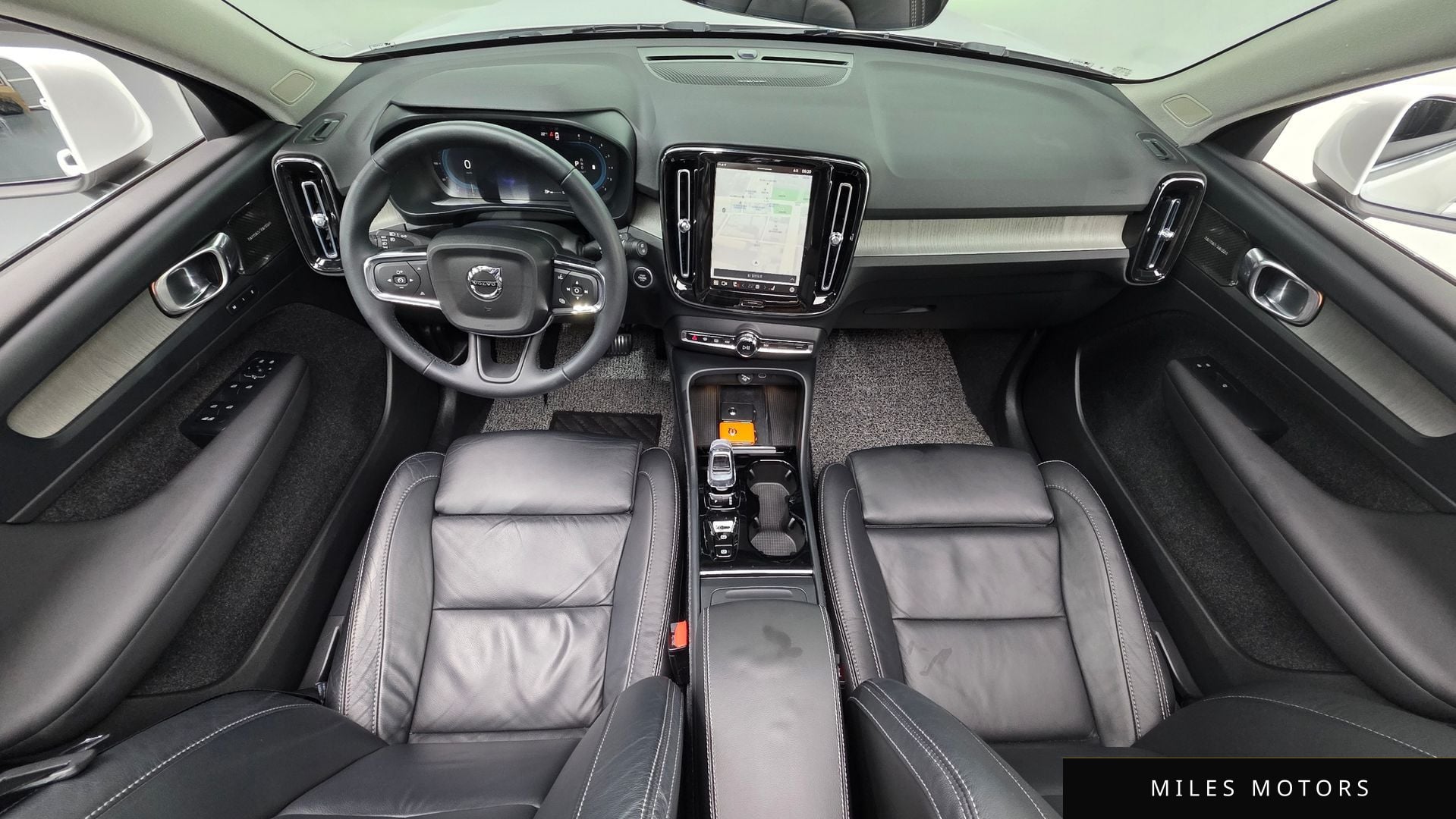 Volvo XC40 2023 — миниатюра 10