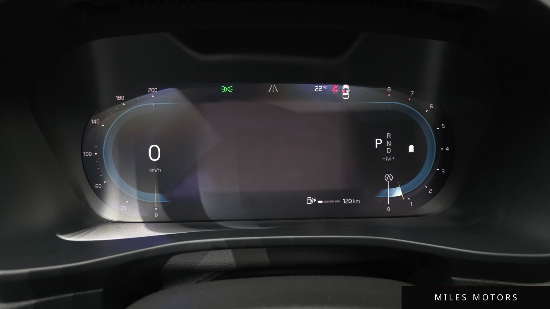 Volvo XC40 2023 — миниатюра 11