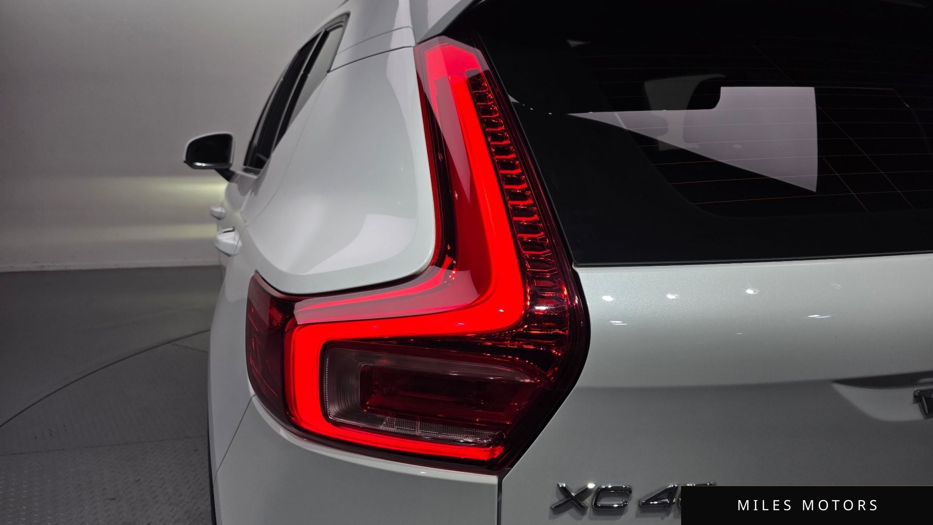Volvo XC40 2023 — миниатюра 9