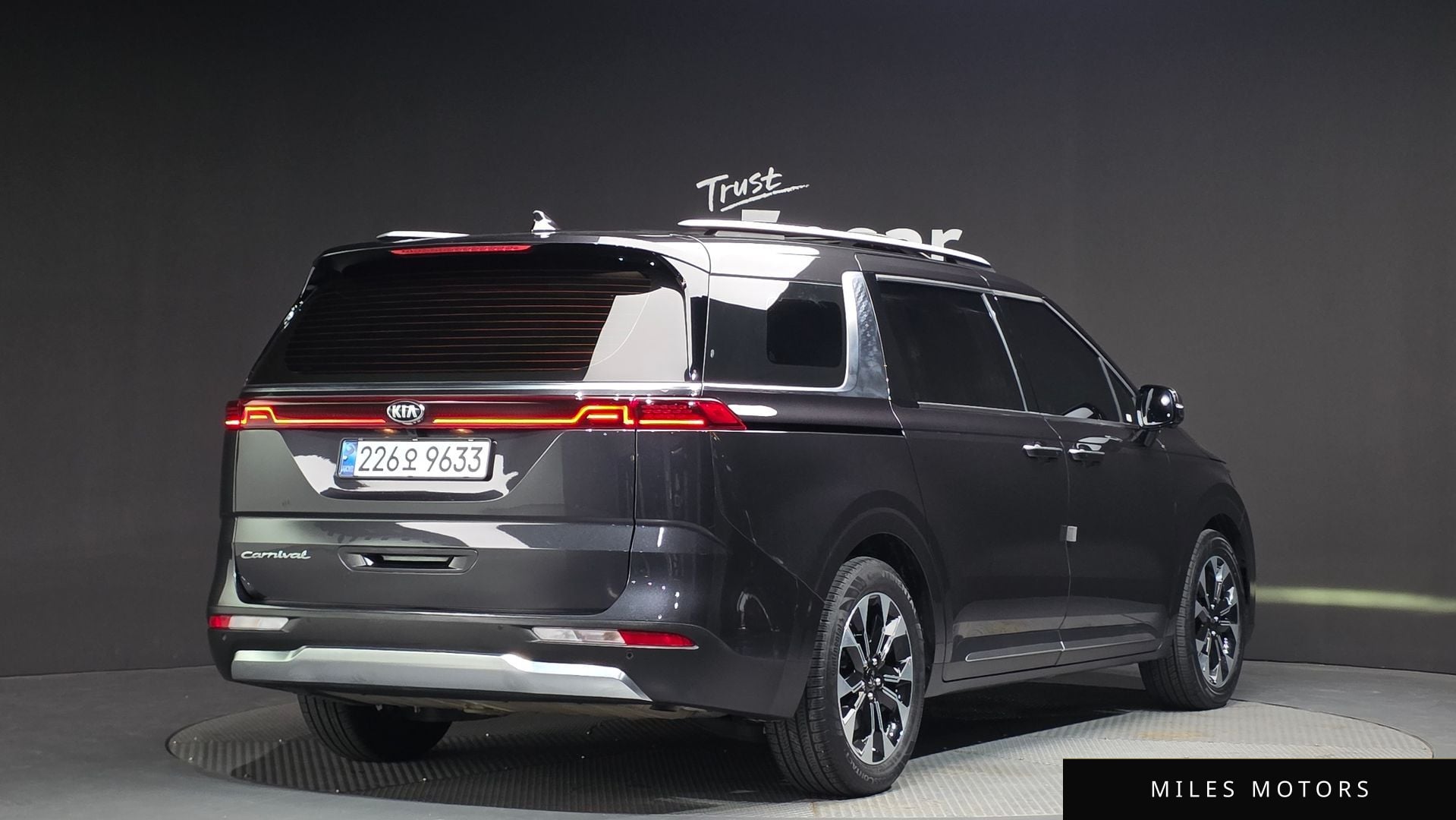 Kia Carnival 2021 — миниатюра 2