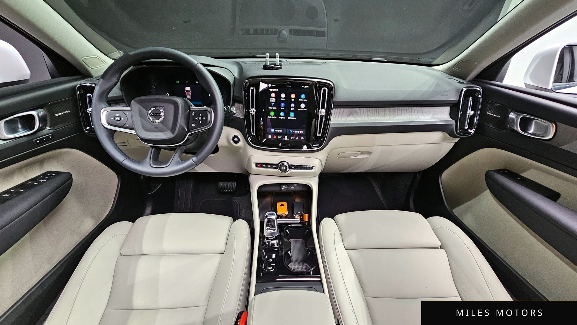 Volvo XC40 2025 — миниатюра 10