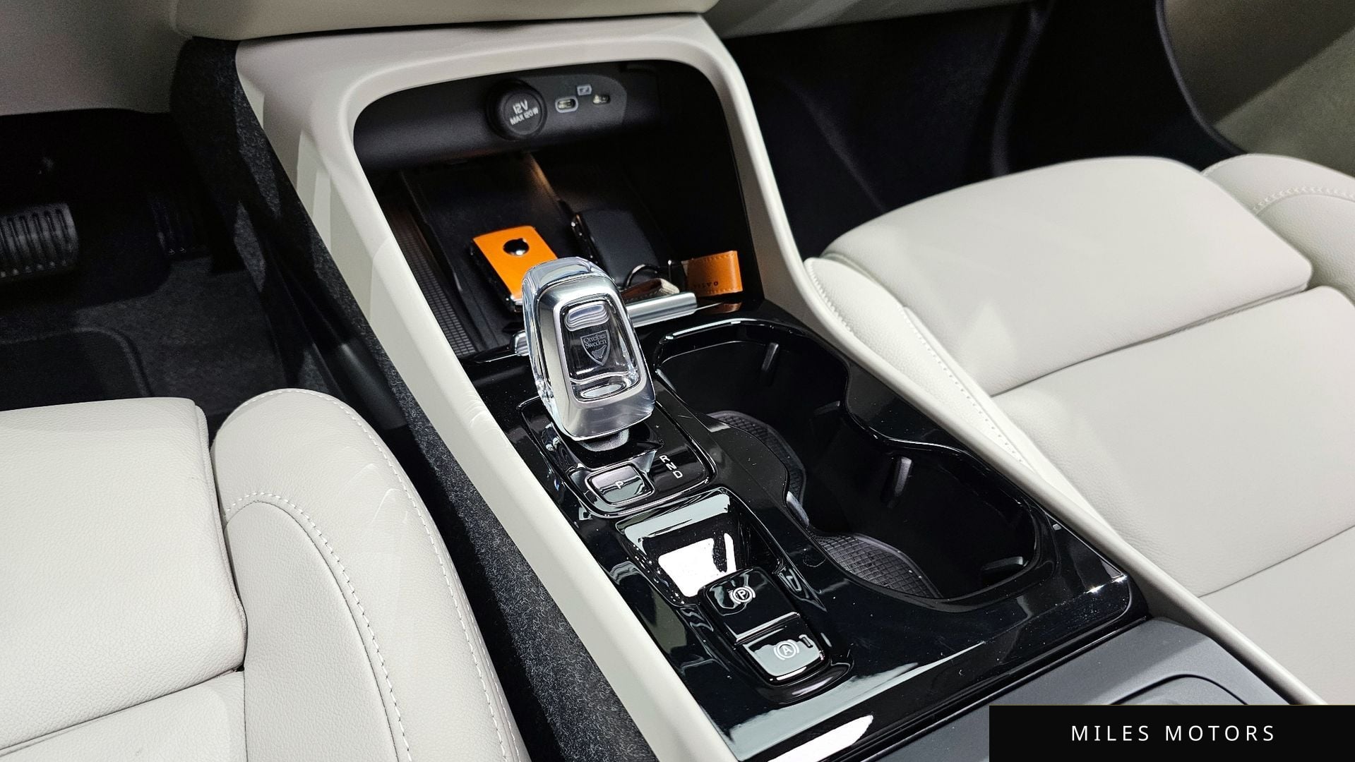Volvo XC40 2025 — миниатюра 12