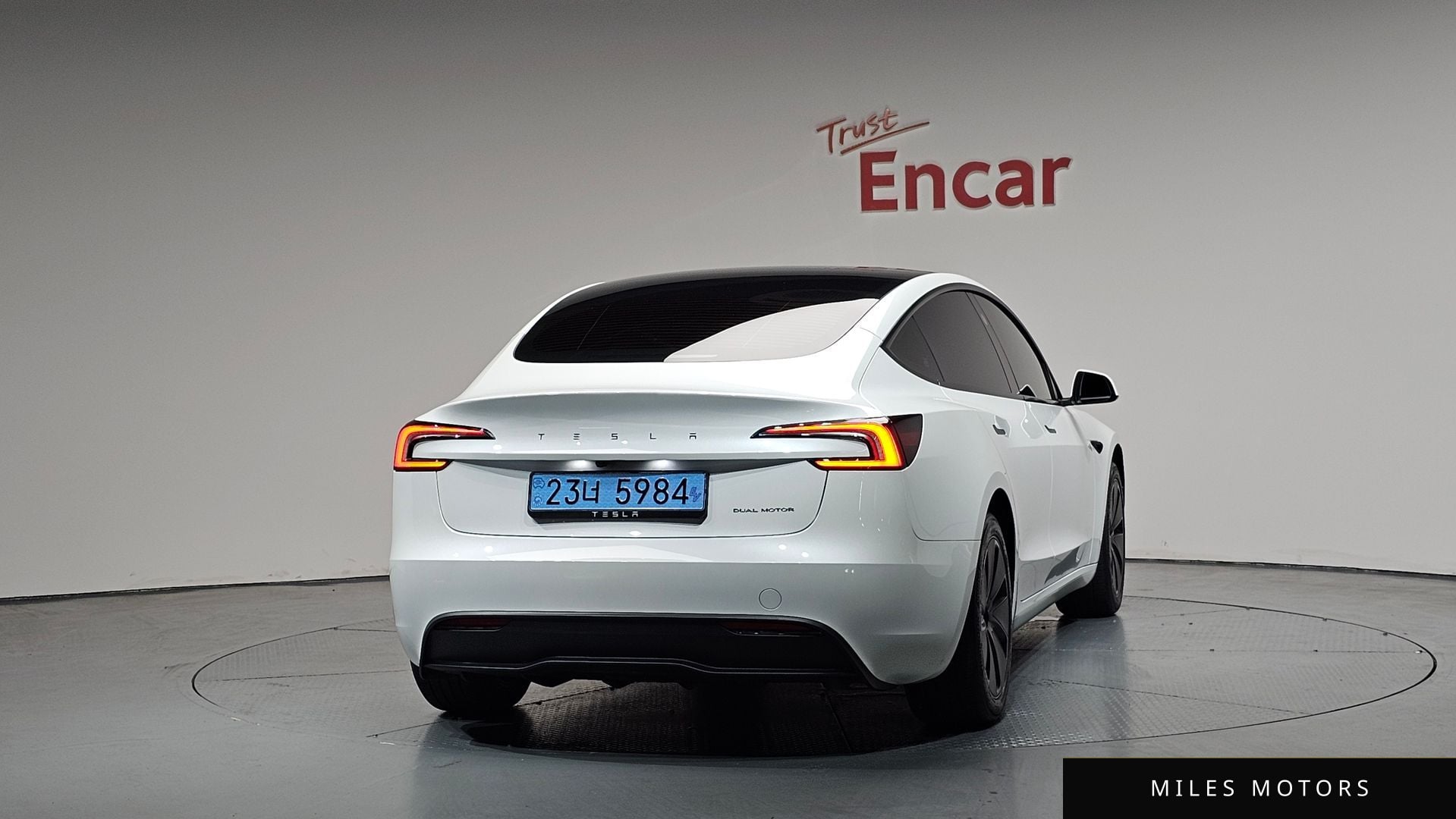Tesla Model 3 2025 — миниатюра 3