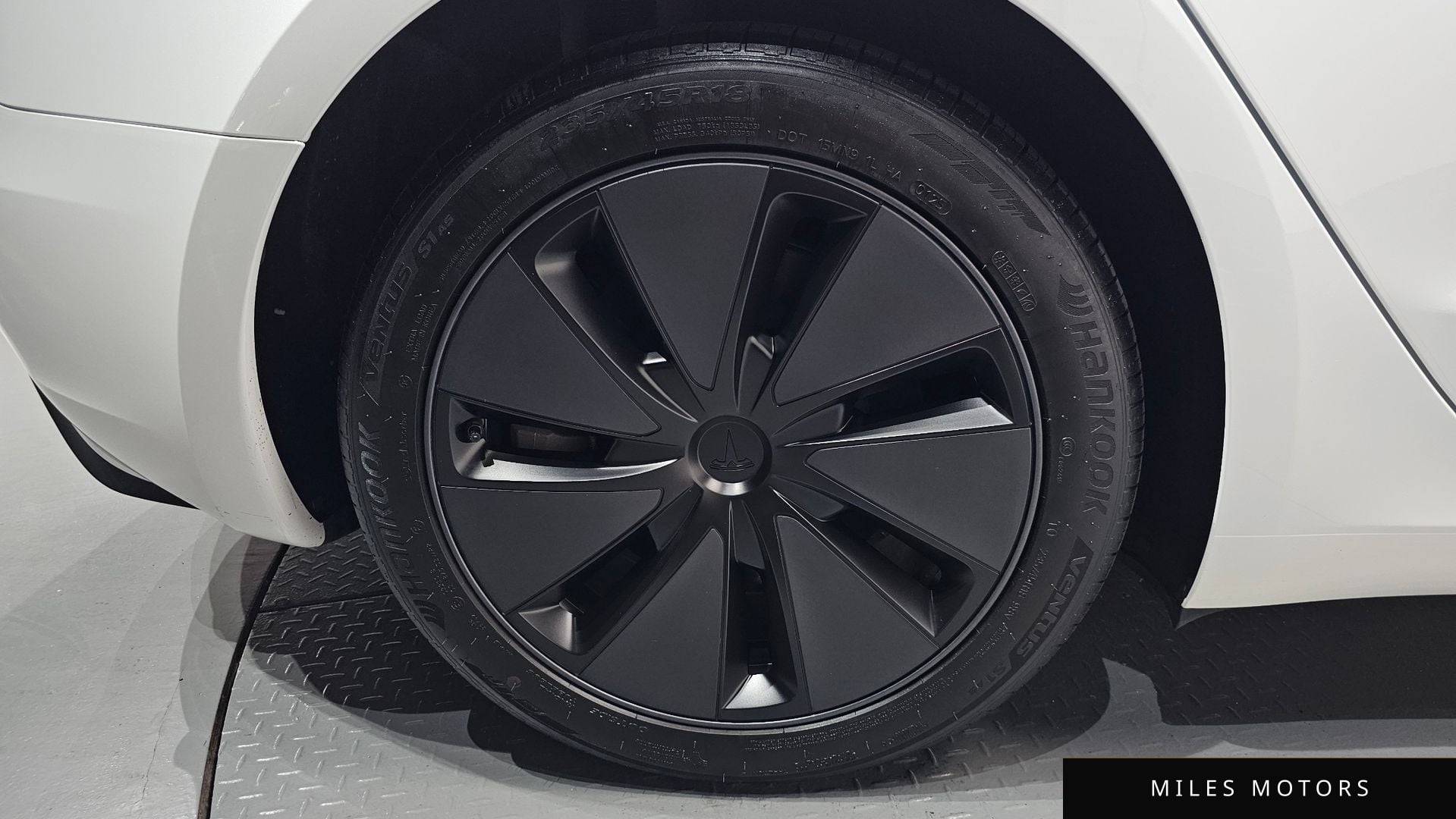 Tesla Model 3 2025 — миниатюра 4