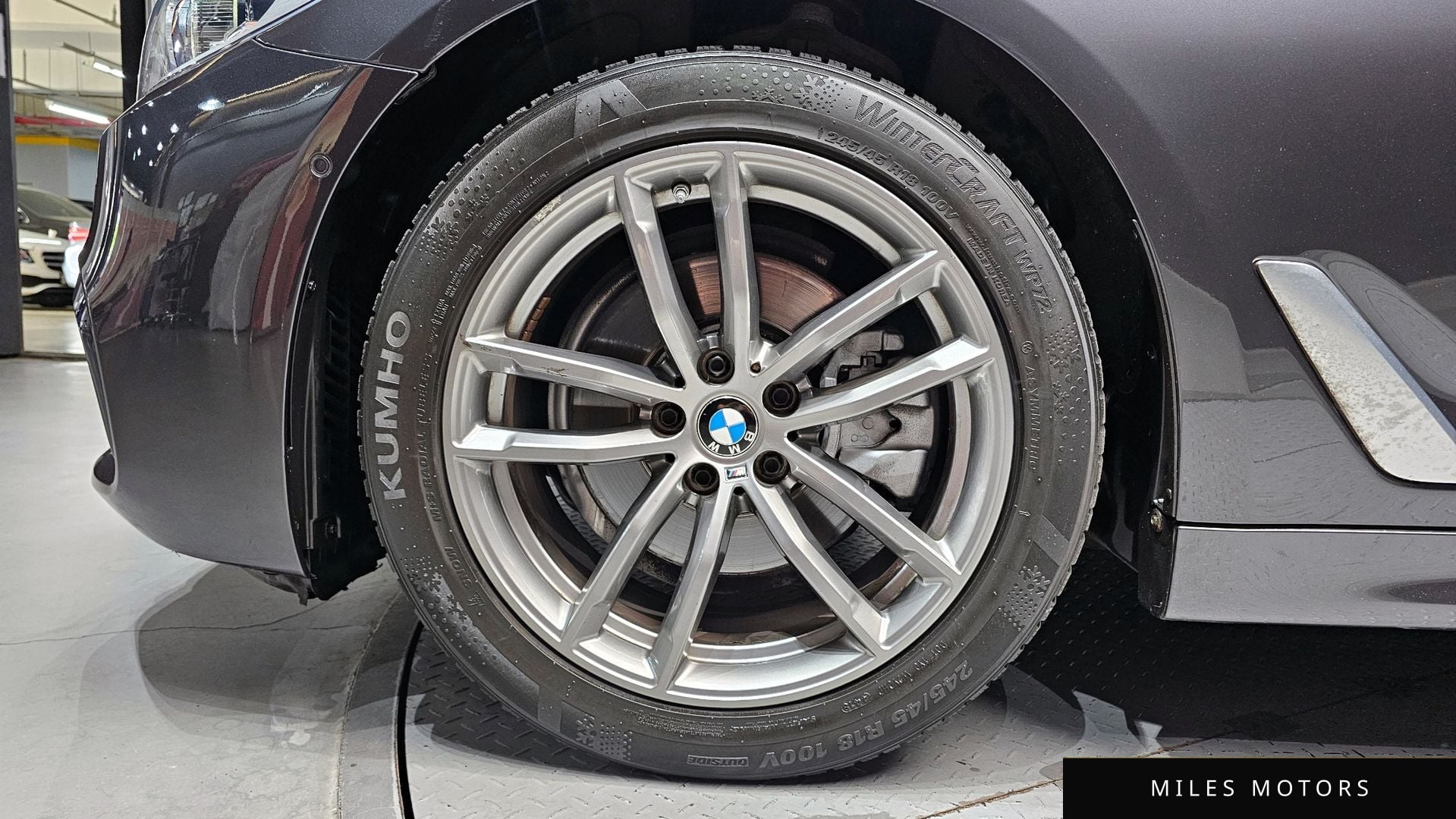 BMW 5 Series (G30) 2018 — миниатюра 5